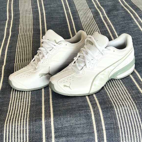 Puma Shoes - Puma tennis shoes white size 8 women